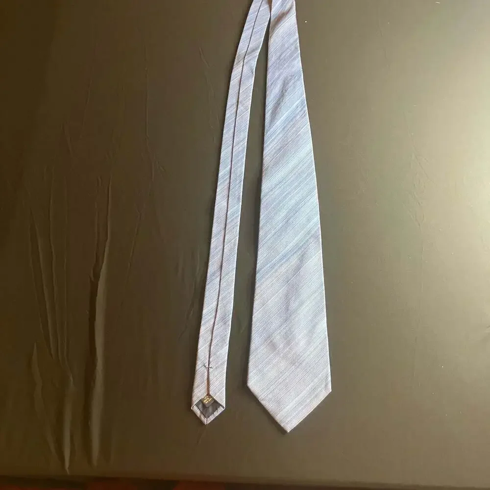 Banana Republic Men's Blue Striped 100% Silk Necktie Made in Italy